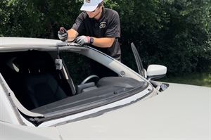 What Should You Do if your Windshield is Damaged while Driving on Gravel Roads?
