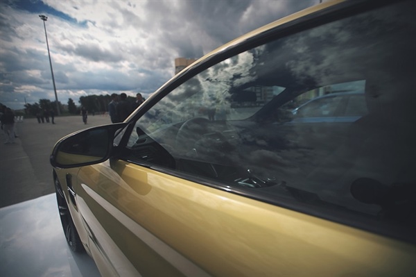 How does Auto Glass Tinting Affect Visibility and Safety?