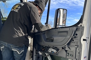What Makes Mobile Windshield Repair Ideal for Fleet and Commercial Vehicles?
